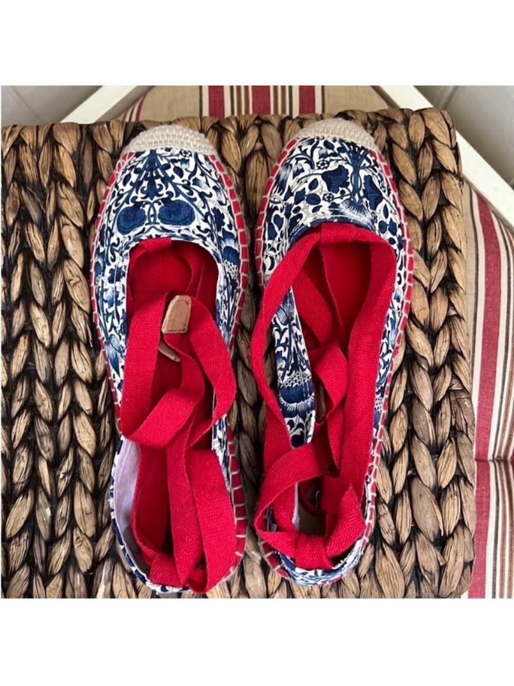 NIB Brooks Brothers Lace Up Espadrilles in French Toile Indigo Print - Picture 10 of 16